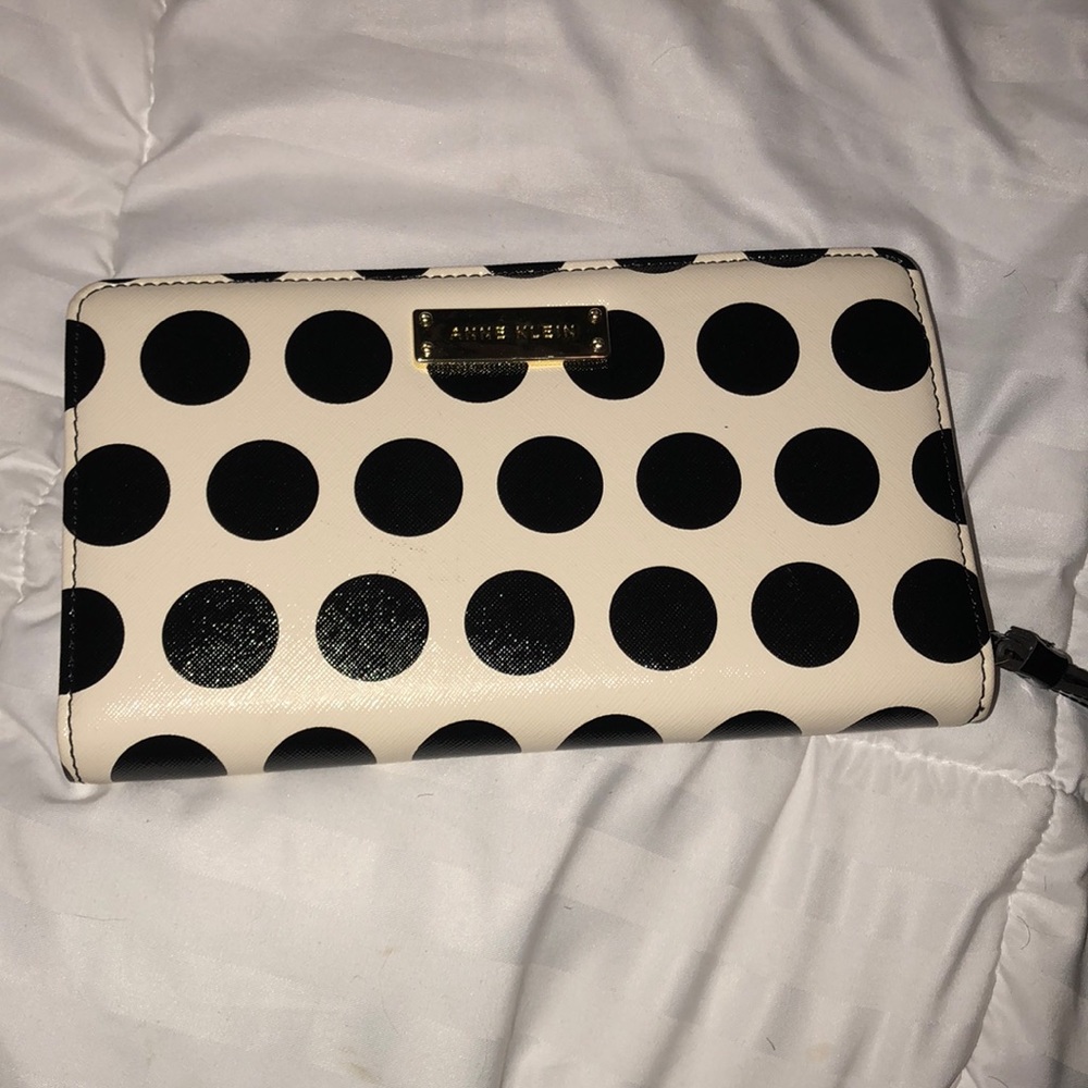 Anne Klein Clutch purse